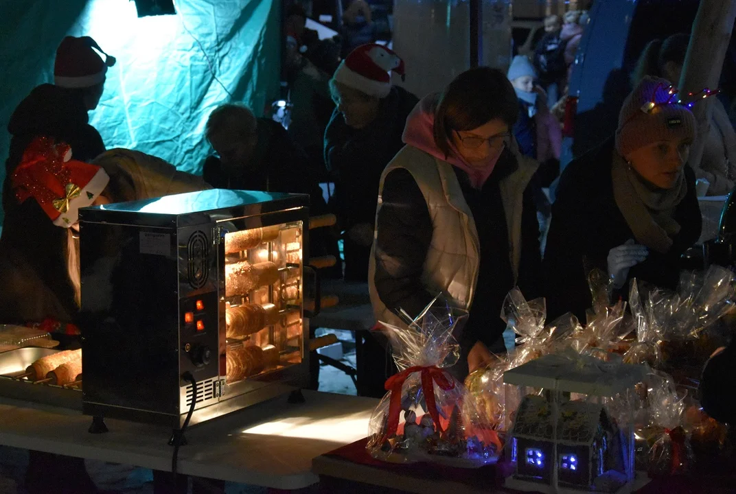 Maciejowice: Święty Mikołaj został powitany przez tłum dzieci - Zdjęcie główne