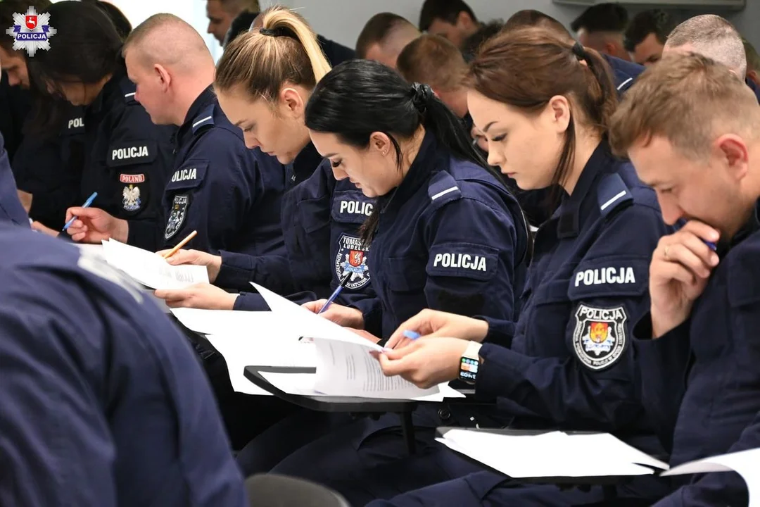 Lublin: Blisko 50 policjantów już po szkoleniu podoficerskim