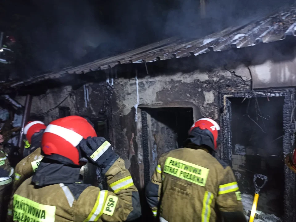 Lublin: Przy ul. Rudnickiej płonął budynek. W środku znaleziono ciało mężczyzny