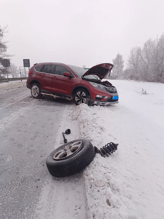 Wypadek w Gołębiu. Ruch utrudniony (zdjęcia) - Zdjęcie główne