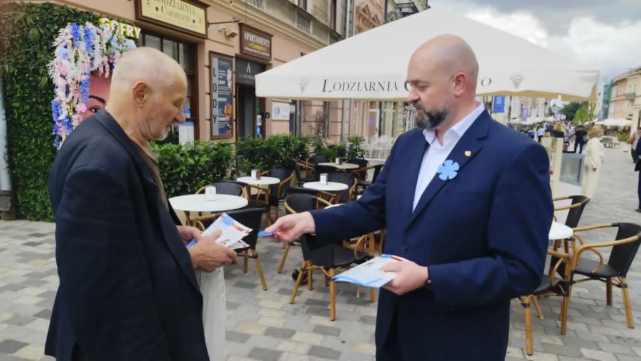 Poseł Pejo: "Jeśli Ukraina nadal będzie pluć w twarz Polakom to niestety nie będzie pomocy z naszej strony". Akcja Konfederacji  na lubelskim deptaku