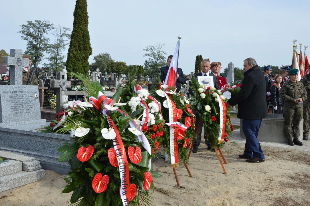 Odsłonięcie nagrobka żołnierza AK Karola Chlebickiego w Chodlu