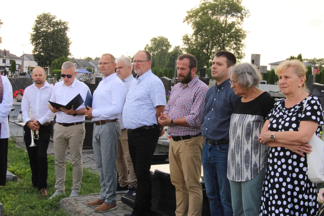 Nagrobek byłego burmistrza Łukowa Andrzeja Śledzia oficjalnie odsłonięty