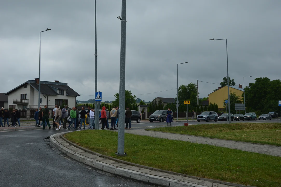 Protest producentów malin w Opolu Lubelskim. Dzień drugi