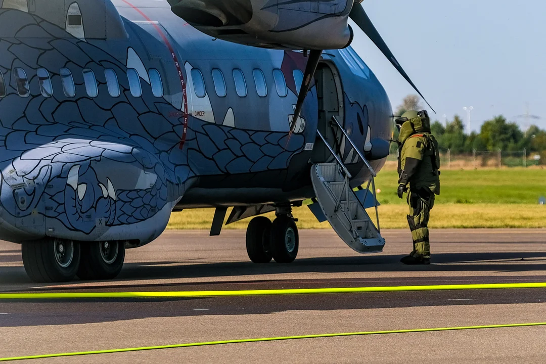 Samolot miał awaryjnie wylądować na lubelskim lotnisku. Na miejscu były służby