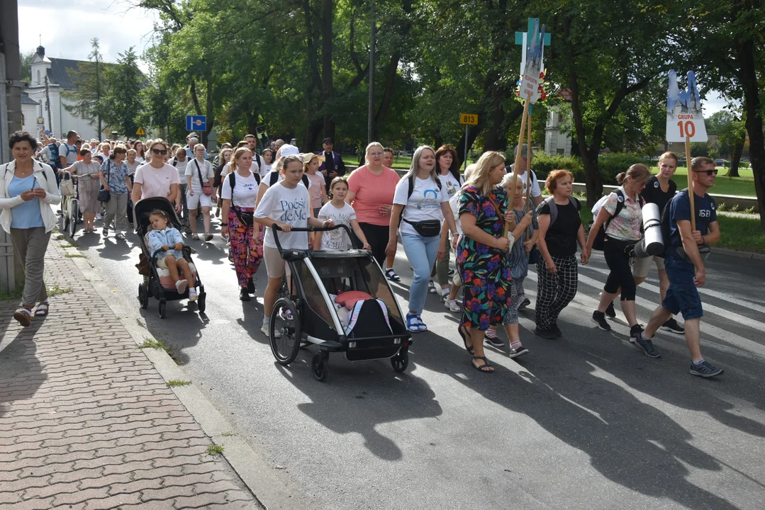 Pielgrzymi z Międzyrzeca Podlaskiego już wyruszyli na szlak [ZDJĘCIA] - Zdjęcie główne