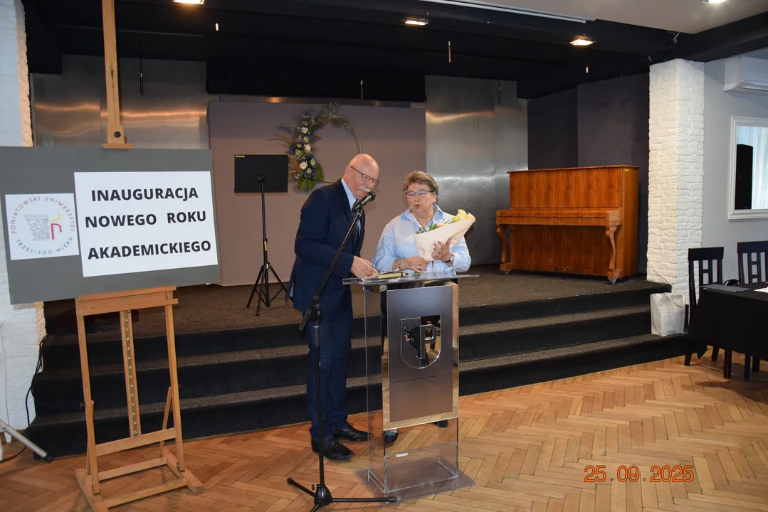 Poniatowa: Seniorzy–Studenci rozpoczęli nowy rok akademicki (foto) - Zdjęcie główne