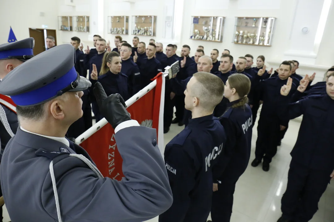 Nowi funkcjonariusze w lubelskiej policji. Złożyli już uroczyste ślubowanie - Zdjęcie główne