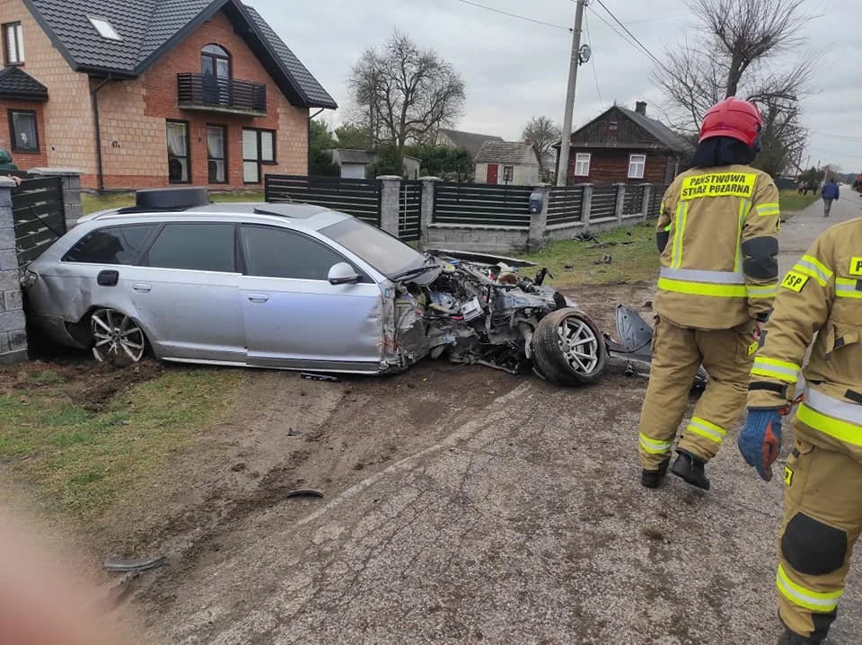 Wiemy co z młodym kierowcą rozbitego audi! Wypadek w Anoninie - AKTUALIZACJA! - Zdjęcie główne