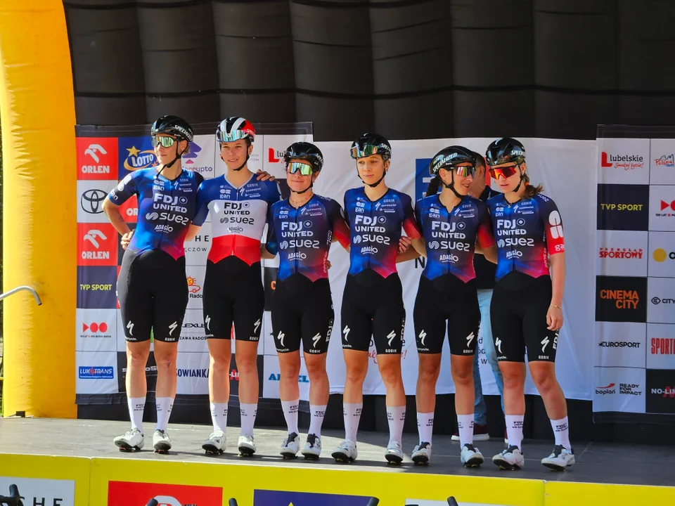 Nałęczów w centrum sportowych wydarzeń – finałowy etap Tour de Pologne Women wyruszył z Parku Zdrojowego