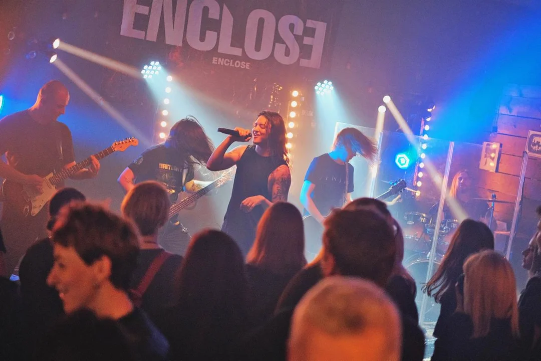 Koncert Enclose + Black Trio