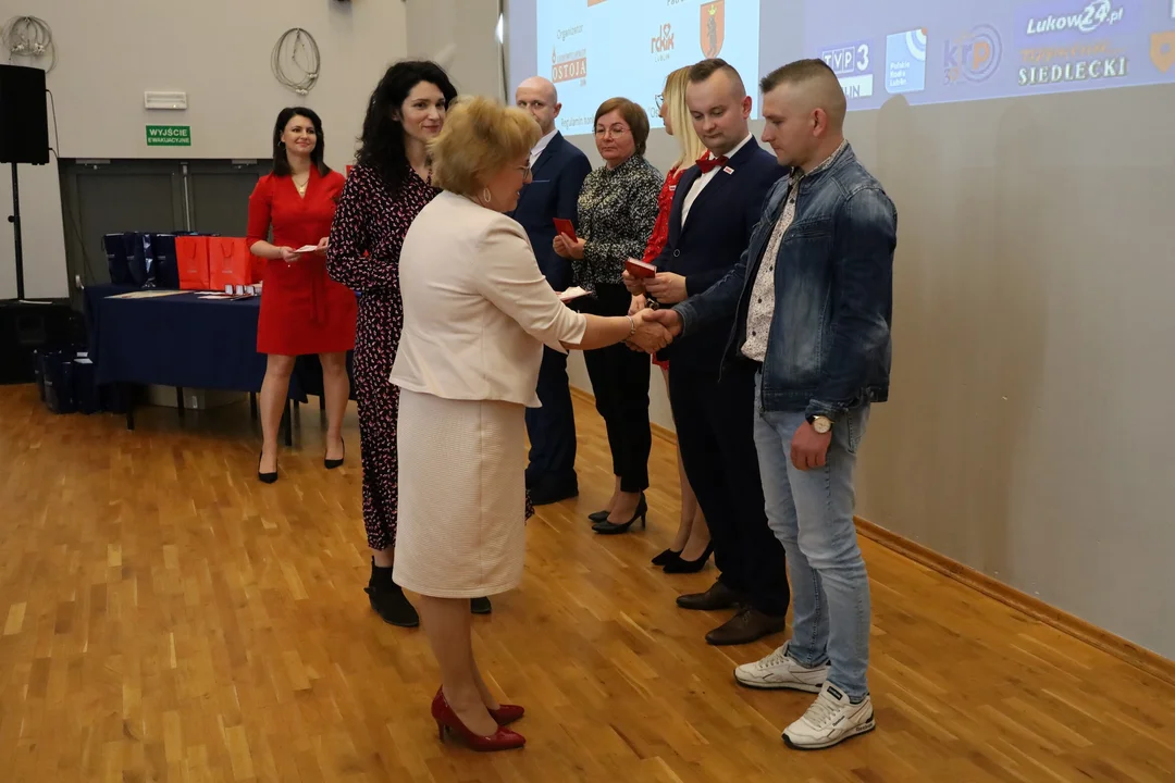 Odznaczenia dla krwiodawców z HDK Ostoja w Łukowie (zdjęcia). Konferencja z okazji 5 –lecia działalności klubu.