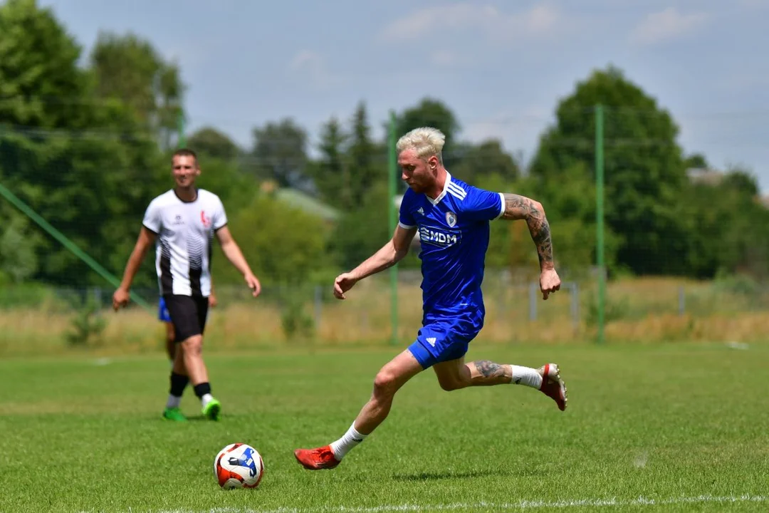 Jeden gol w meczu Lutni z Red Sielczyk (zdjęcia) - Zdjęcie główne