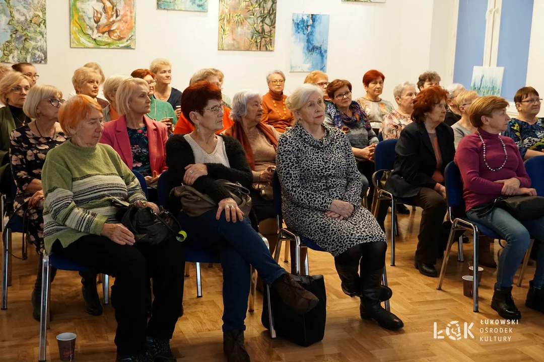 Spotkanie dla ŁUTW pt. „Leki a żywność”. Czym popijać leki, aby nie zniwelować ich działania?