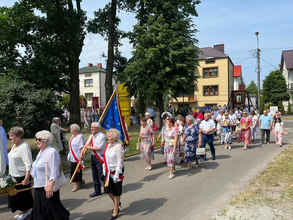 Procesja Bożego Ciała w parafii Matki Kościoła w Łukowie