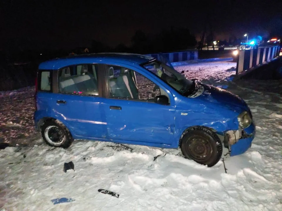 Czołowe zderzenie niedaleko Łęcznej. Sprawca nie ma prawa jazdy - Zdjęcie główne