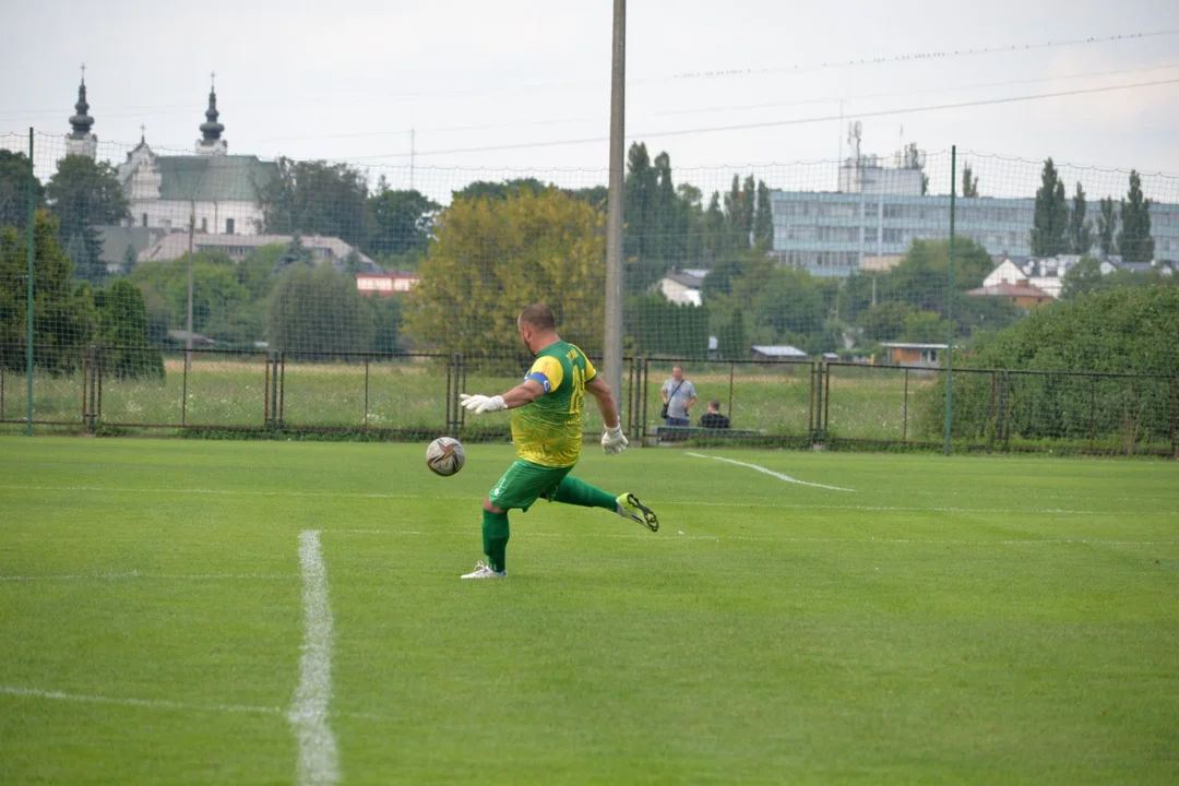 Podlasie II rozjechało Tytan (zdjęcia) - Zdjęcie główne