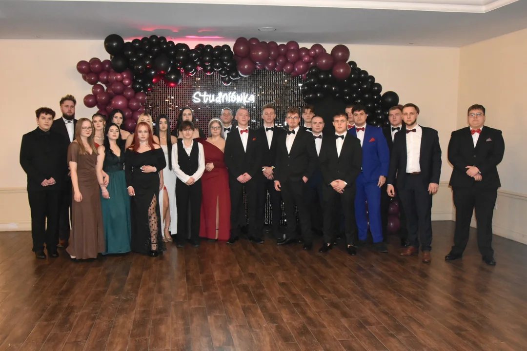 Studniówka ZST - zdjęcia grupowe