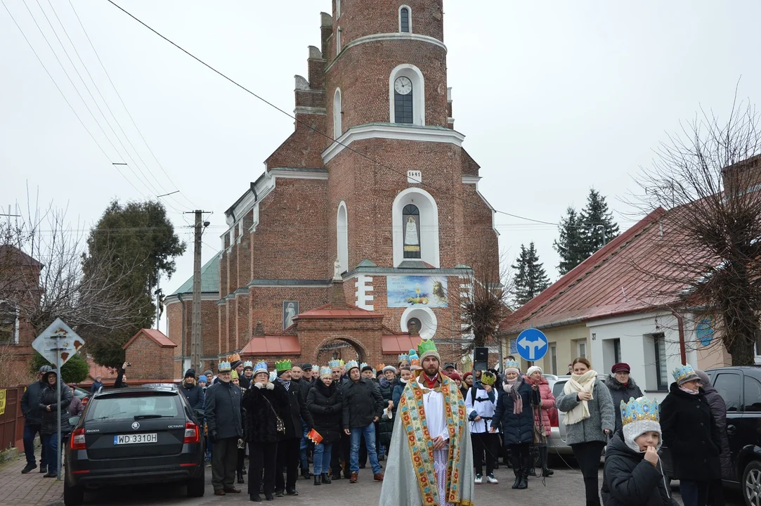 Orszak Trzech Króli przeszedł ulicami Chodla