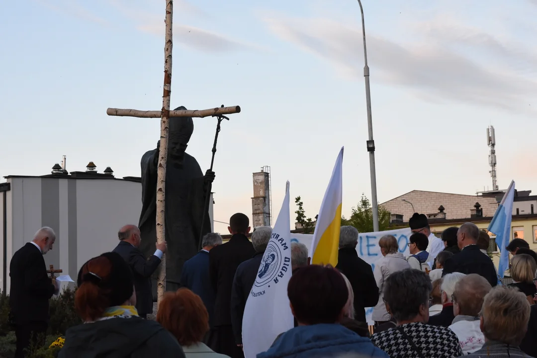 Mieszkańcy Łukowa upamiętnili 104. rocznicę urodzin Karola Wojtyły