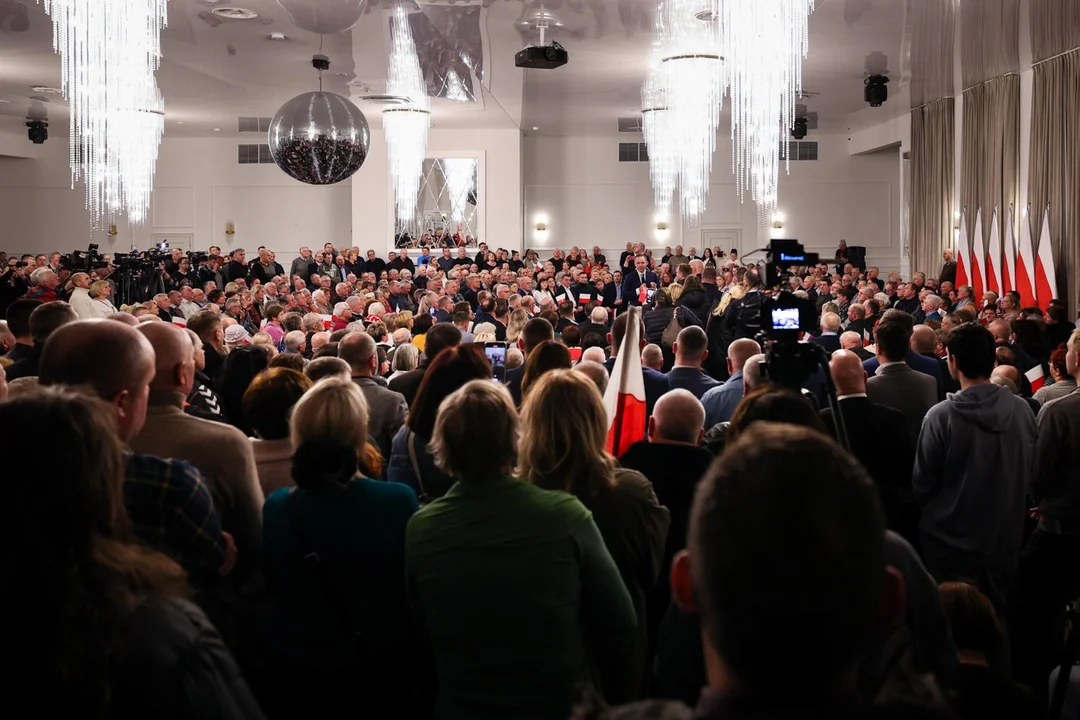 Tłumy w Zamościu. Przyjechał kandydat Nawrocki (foto) - Zdjęcie główne