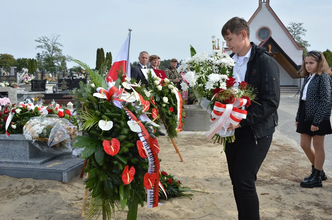 Odsłonięcie nagrobka żołnierza AK Karola Chlebickiego w Chodlu