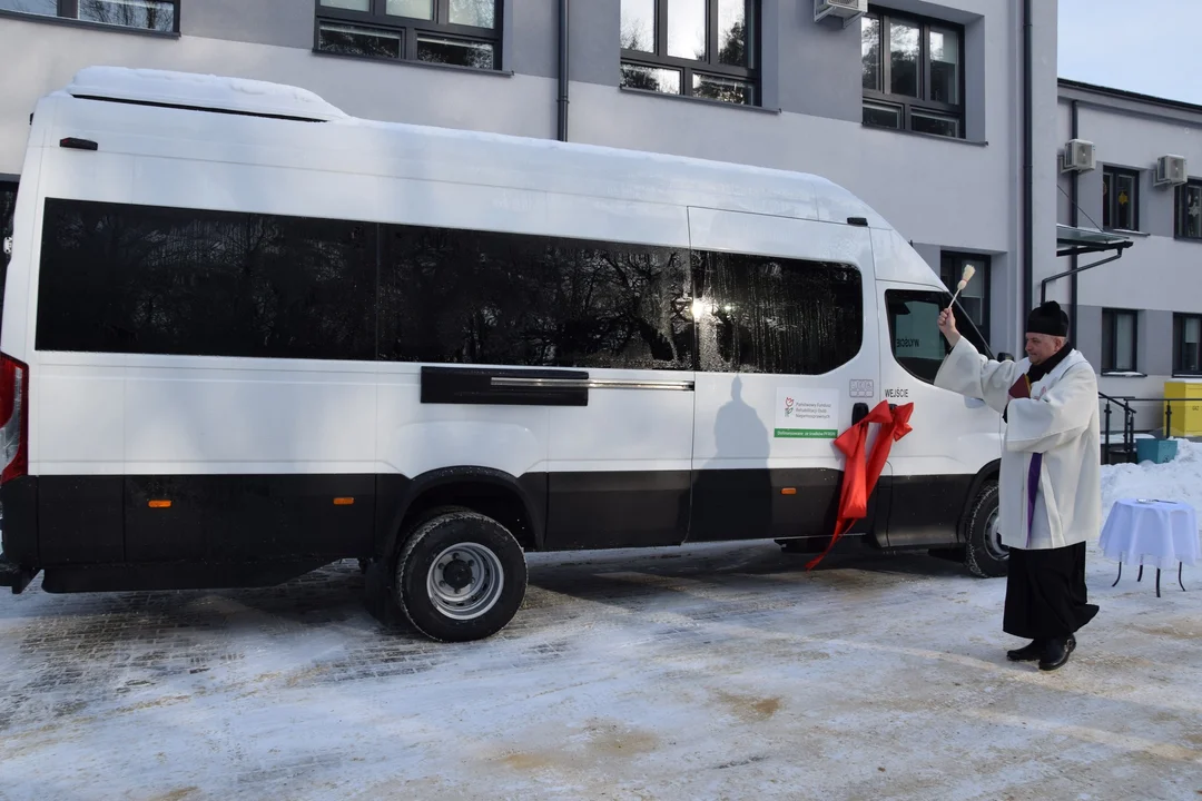 Nowy autobus do przewozu osób na Warsztaty Terapii Zajęciowej w Stoczku (zdjęcia) - Zdjęcie główne