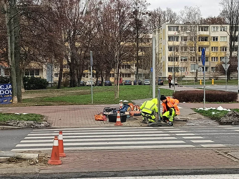 Puławy: Trwa naprawa uszkodzonej sygnalizacji (galeria) - Zdjęcie główne