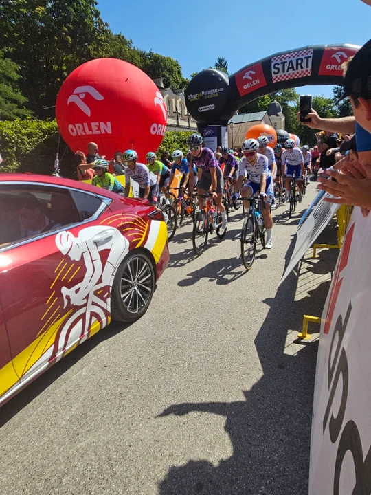 Nałęczów w centrum sportowych wydarzeń – finałowy etap Tour de Pologne Women wyruszył z Parku Zdrojowego