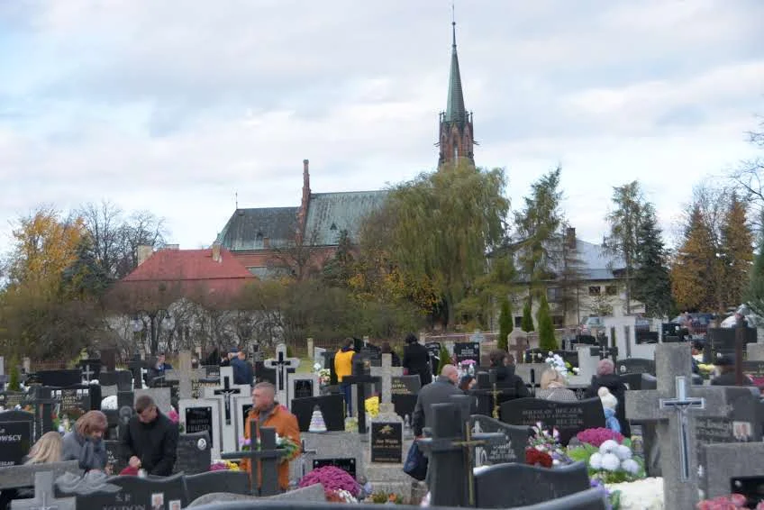 Uroczystości Wszystkich Świętych na cmentarzu w Radoryżu Kościelnym
