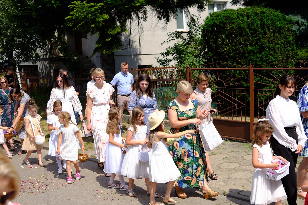 Procesja Bożego Ciała w parafii Matki Kościoła w Łukowie