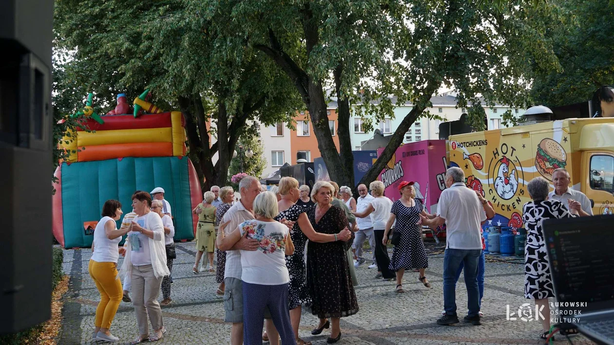 Żarciowozy i potańcówka w Łukowie