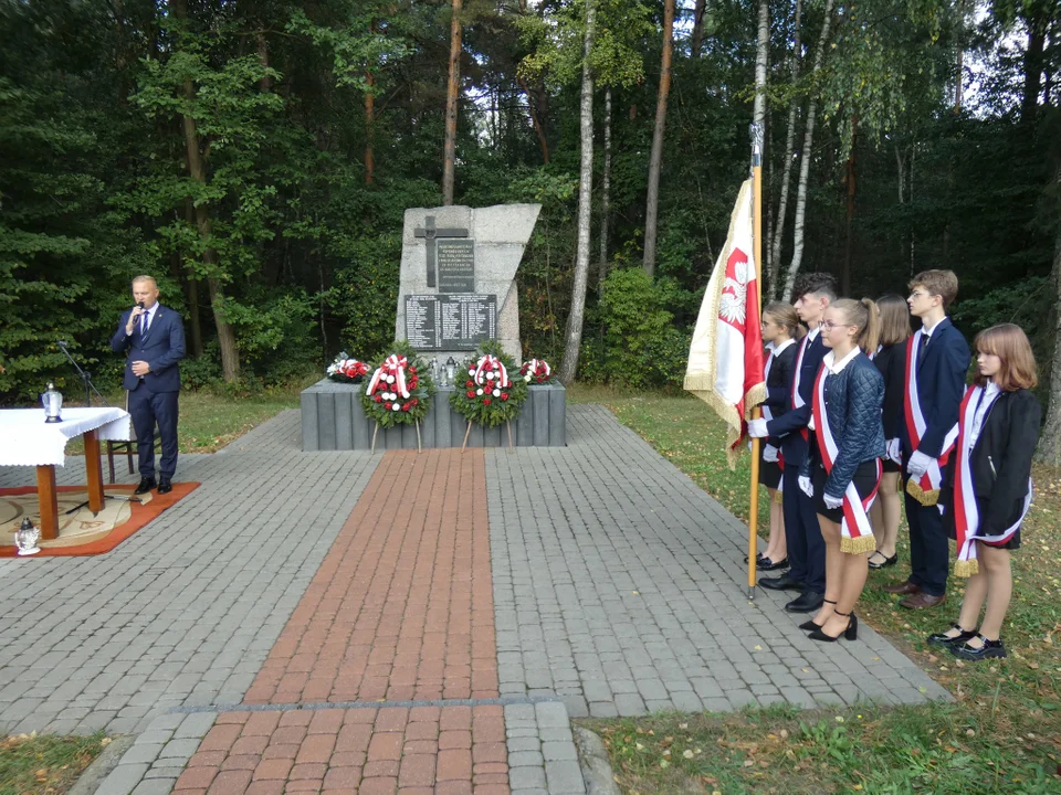 81 rocznica zbrodni na mieszkańcach Budzisk i Krzówki