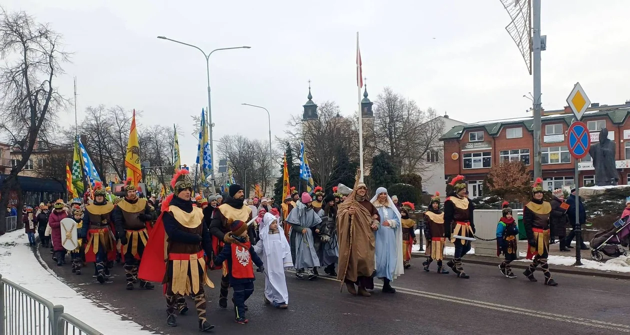 Wędrowaliśmy z Trzema Królami ulicami Łukowa (zdjęcia) - Zdjęcie główne