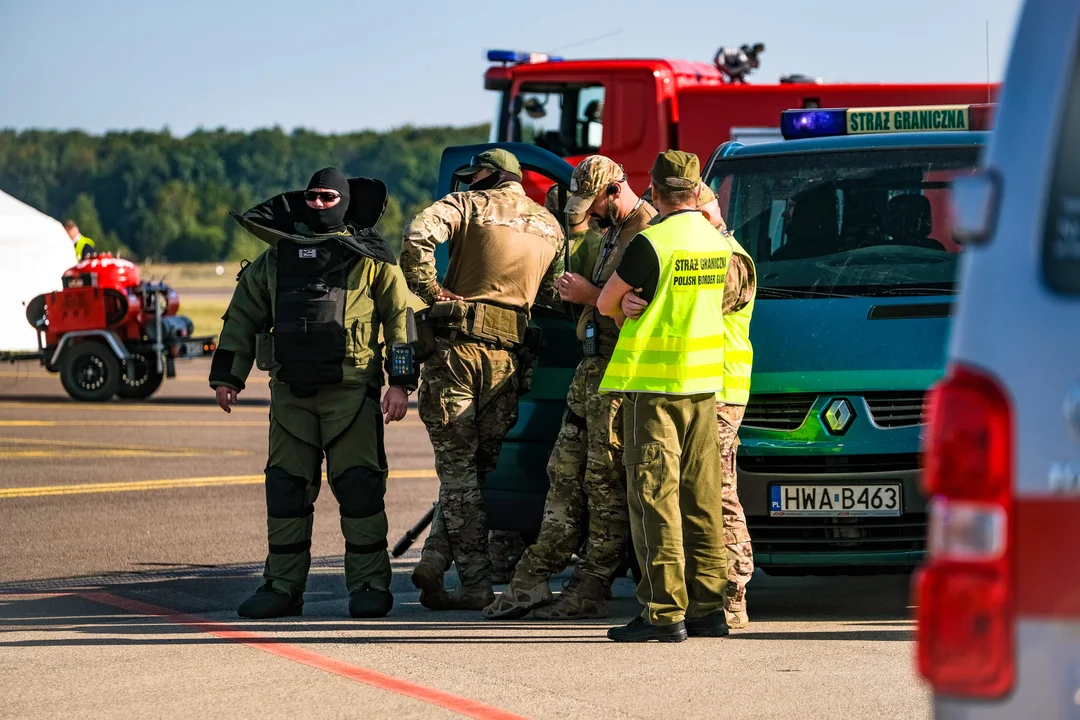 Samolot miał awaryjnie wylądować na lubelskim lotnisku. Na miejscu były służby