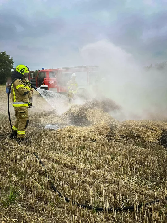 Pożar bel słomy w Kaleniu