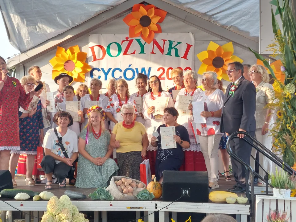 Gmina Cyców. Dożynki gminno – parafialne i II Regionalny Festiwal Kultury Wsi Polskiej „Dożynkowo”. FOTORELACJA - Zdjęcie główne