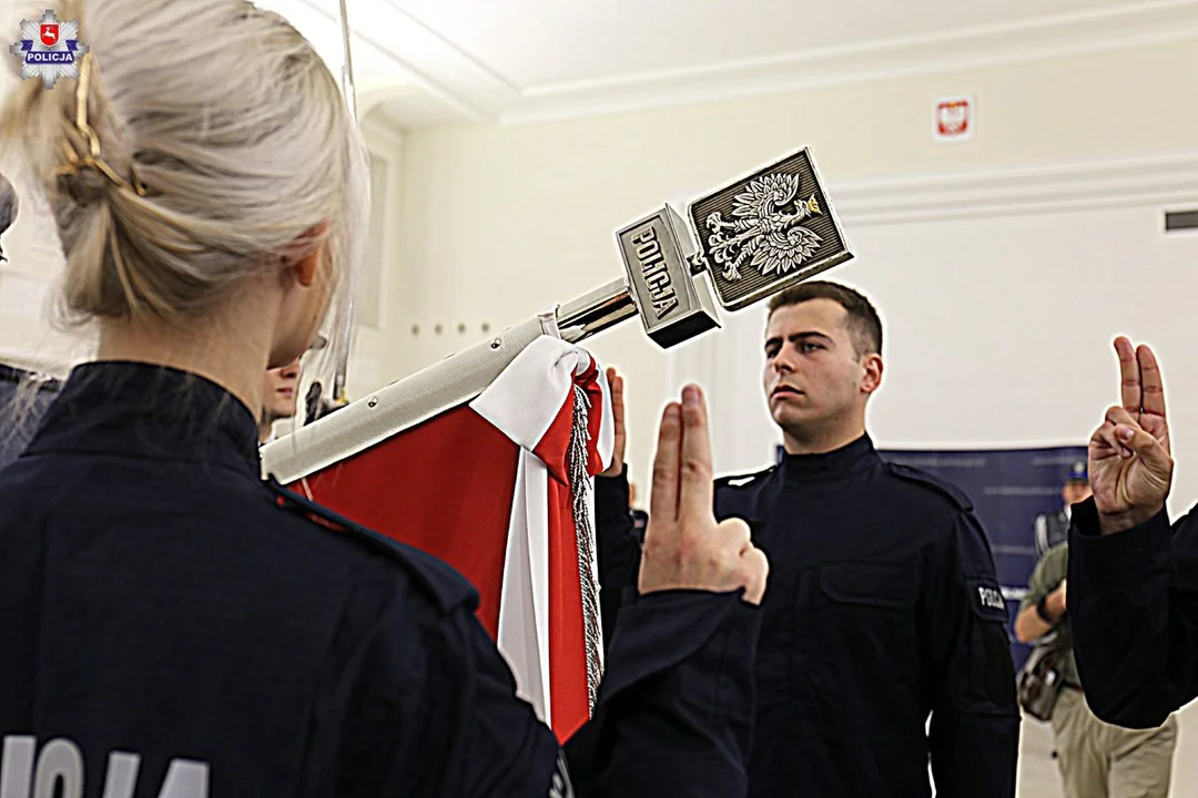 Lublin: Ponad 30 nowych policjantów zaczyna służbę