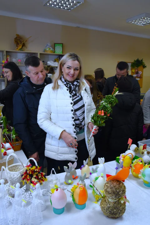 Piękne ozdoby wielkanocne na kiermaszu w Anielinie