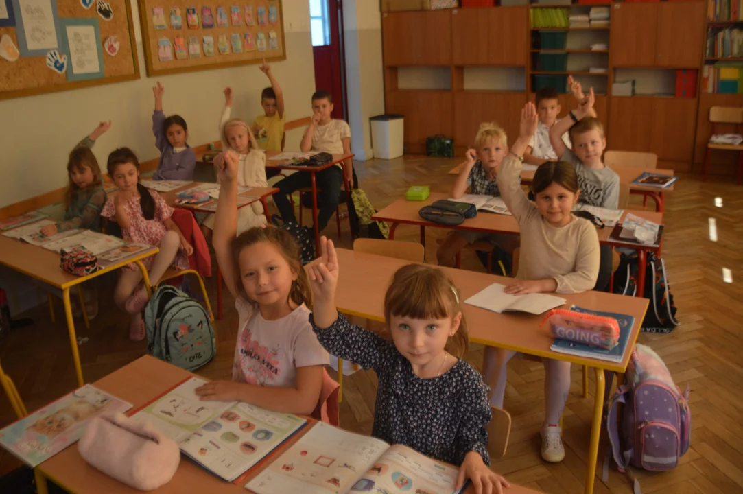 Prezentacja uczniów z pierwszej klasy w SP nr 3 im. Jana Brzechwy w Puławach