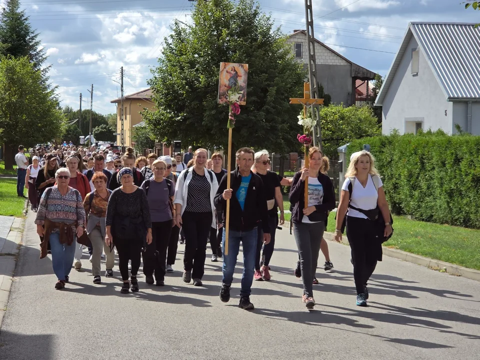 Frampol otworzył drzwi przed pielgrzymami (foto) - Zdjęcie główne
