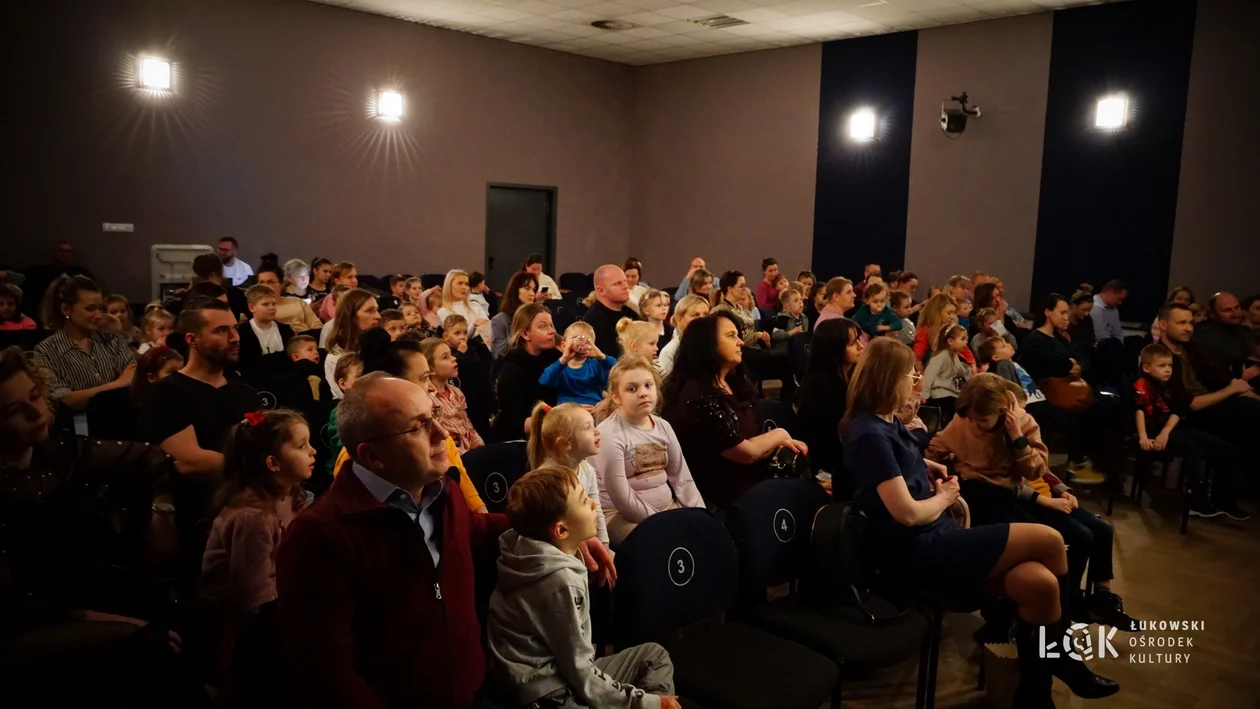 Niedziela z teatrem „O Chłopcu z drewna”