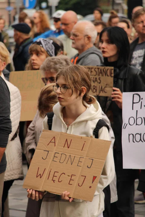 "Ani jednej więcej". Protest w Lublinie po śmierci ciężarnej Doroty