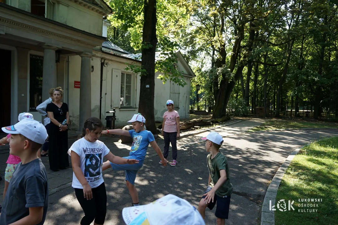 Wakacje z ŁOK. Dzień piąty. Dzieci odwiedziły stolicę