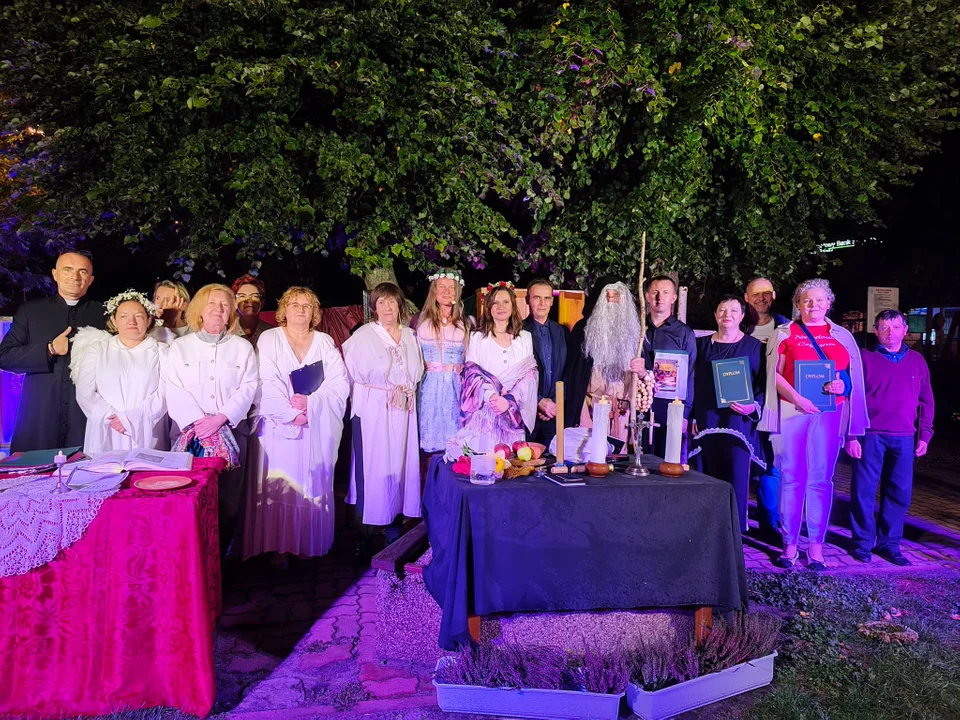 Mickiewicz na pewno byłby z nich dumny. „Dziady” ożyły w Chodlu (zdjęcia) - Zdjęcie główne