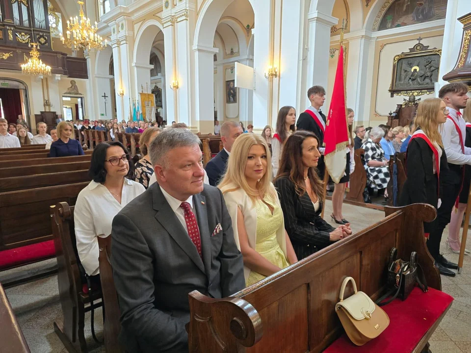 Nowy sztandar w ZSP w Żelechowie – symbol tradycji, tożsamości i wspólnoty