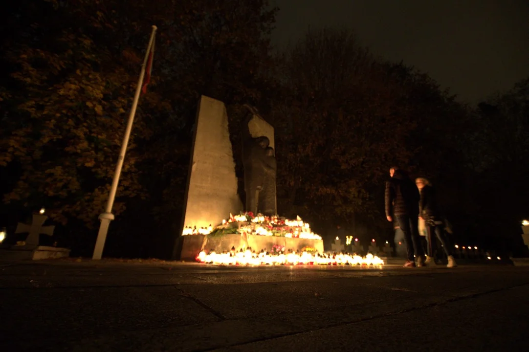 Wszystkich Świętych na puławskich cmentarzach