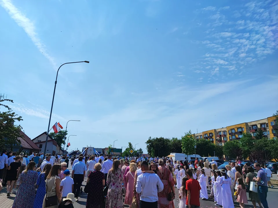 Procesja Bożego Ciała w parafii Podwyższenia Krzyża Świętego w Łukowie