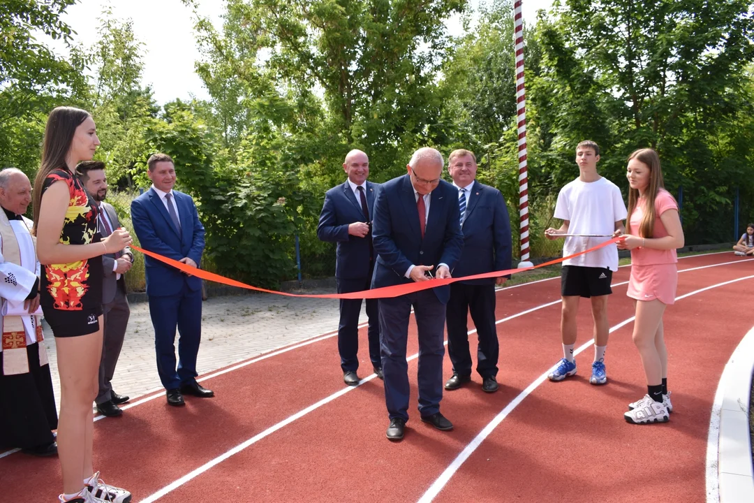 Otwarcie zmodernizowanych boisk w Kurowie