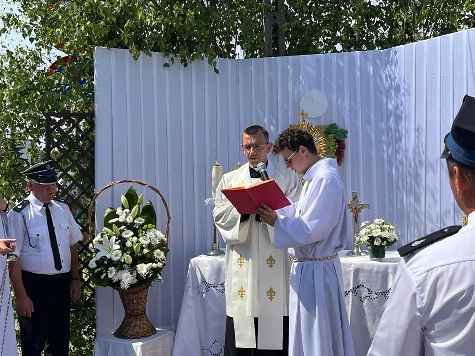 Procesja Bożego Ciała w parafii Matki Kościoła w Łukowie